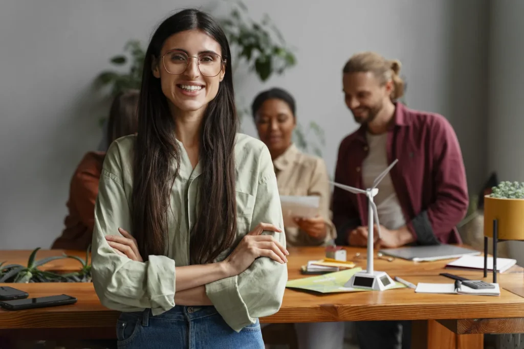 Empreendedores trabalhando em um negócio sustentável